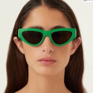 Bottega Veneta Vibrant Green Sunglasses 55mm worn once